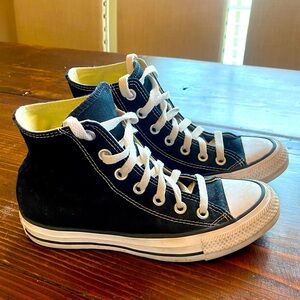 Black & white classic converse All-Star Chuck Taylor high tops women’s 5.5 GUC